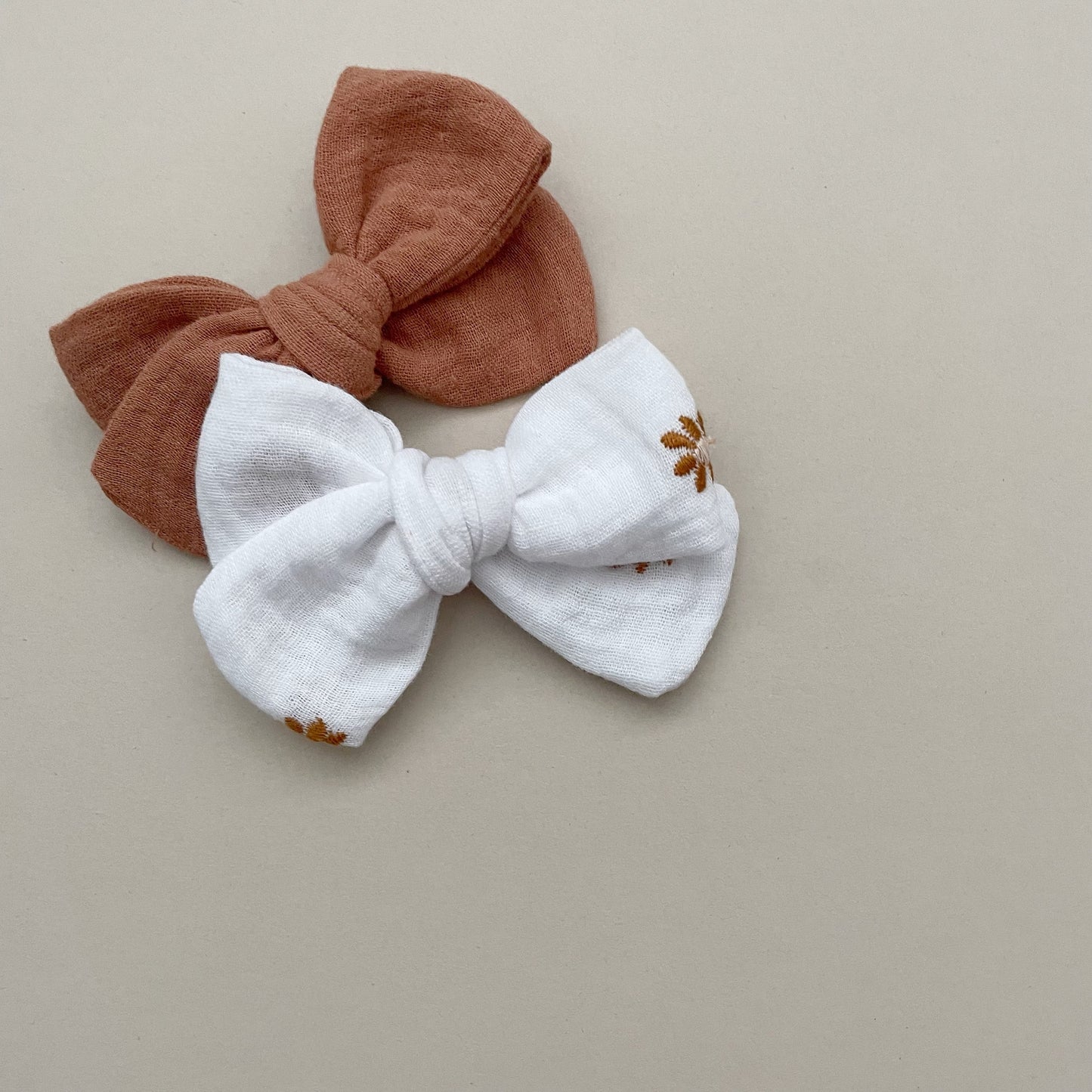 Daisy & Rust Hair Bow Set  image 1
